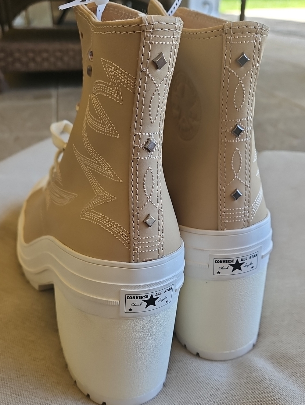 CONVERSE Chuck 70 De Luxe Heel Platform Western Glam Leather Lace-up Boot Quarry - Picture 5 of 14